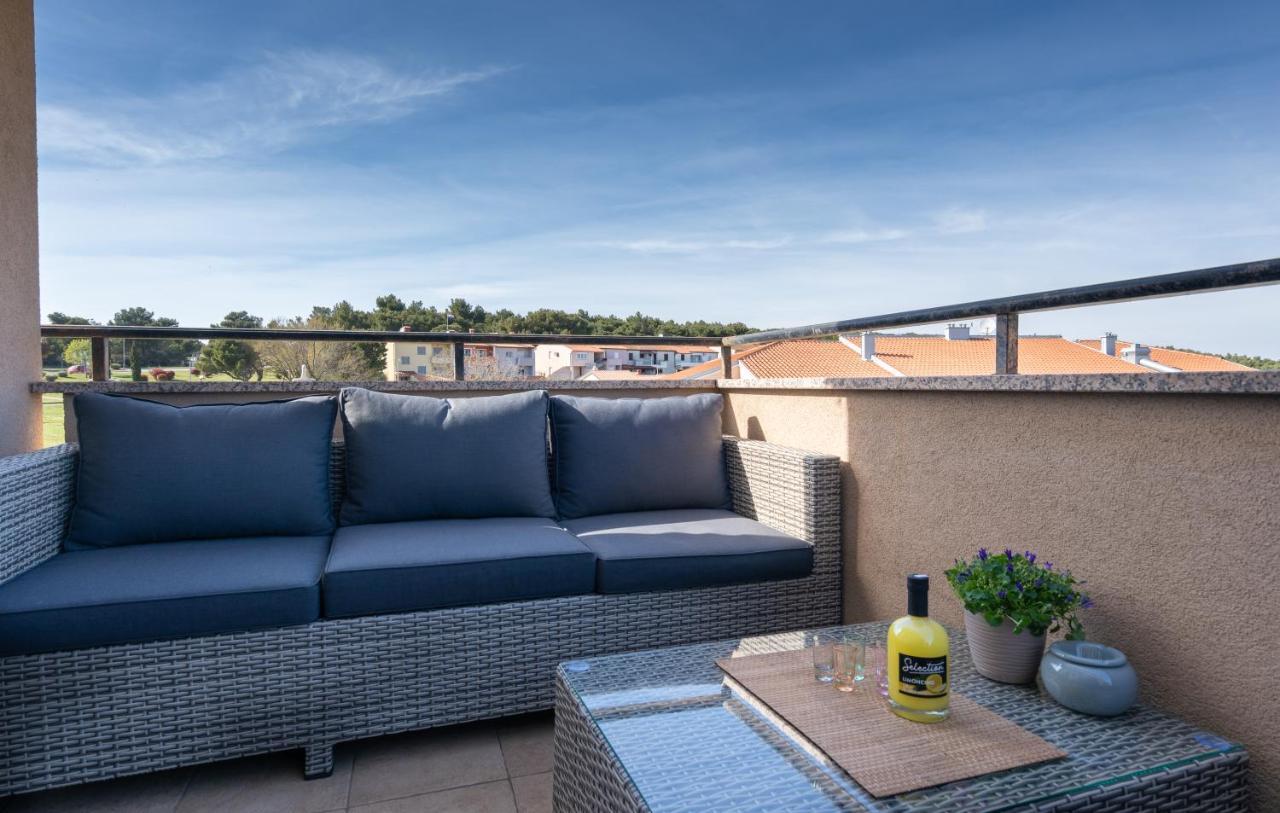 Penthouse Gea Apartment Premantura Exterior photo
