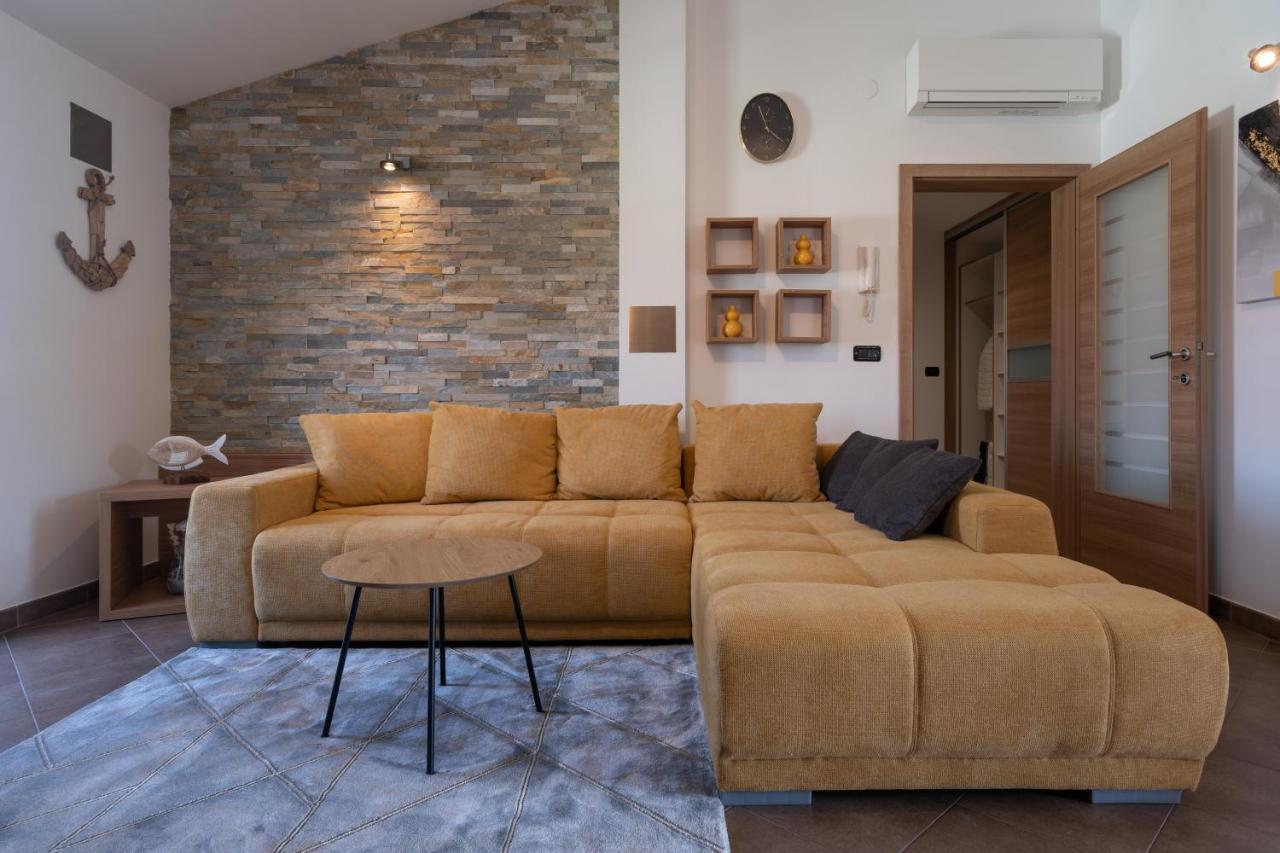 Penthouse Gea Apartment Premantura Exterior photo