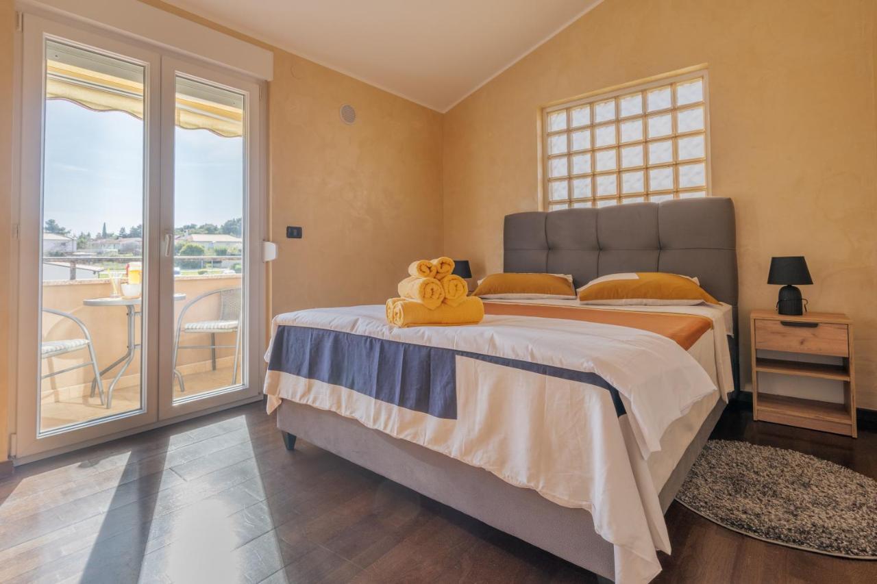 Penthouse Gea Apartment Premantura Exterior photo