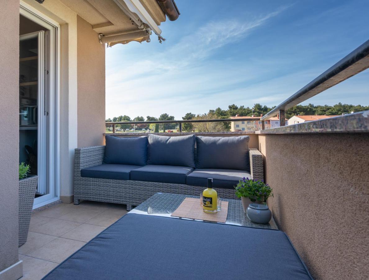 Penthouse Gea Apartment Premantura Exterior photo